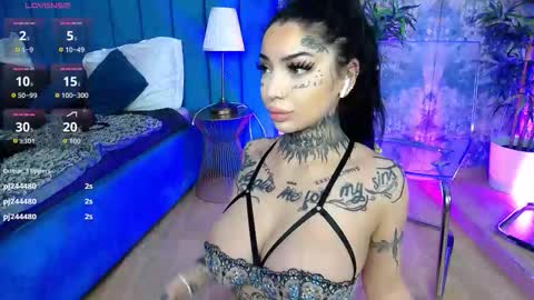 Snapshot of creamyinkk chatting on 02-06-26, 07:45 Sophie online show from 02-06-26, 07:45