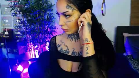 Snapshot of creamyinkk chatting on 03-08-26, 11:58 Sophie online show from 03-08-26, 11:58