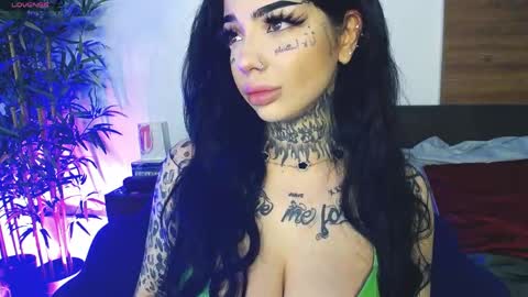 Sophie online show from 04-12-26, 05:45