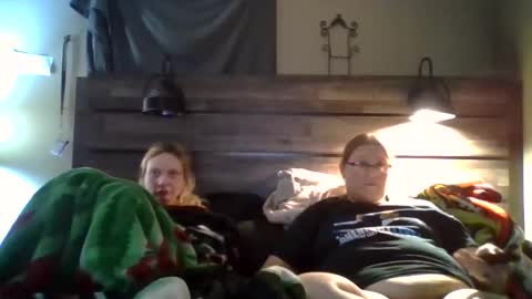 Snapshot of creamymadona chatting on 02-19-26, 04:08 Heather online show from 02-19-26, 04:08