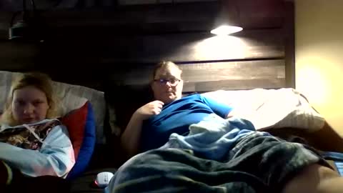 Snapshot of creamymadona chatting on 02-24-26, 04:43 Heather online show from 02-24-26, 04:43