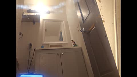 Snapshot of creamymilf11 chatting on 10-15-25, 05:24 creamymilf11 online show from 10-15-25, 05:24