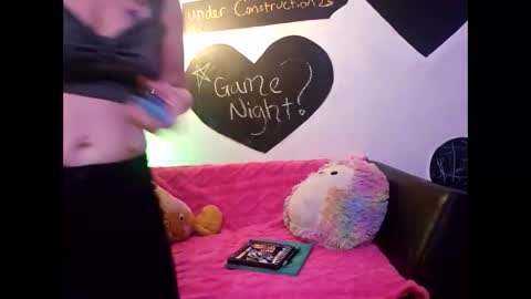 Snapshot of creamymilf11 chatting on 10-18-25, 05:54 creamymilf11 online show from 10-18-25, 05:54