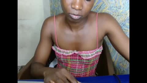 Snapshot of creamyxsugar chatting on 09-22-25, 06:59 creamyxsugar online show from 09-22-25, 06:59