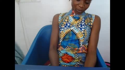 Snapshot of creamyxsugar chatting on 10-15-25, 11:10 creamyxsugar online show from 10-15-25, 11:10