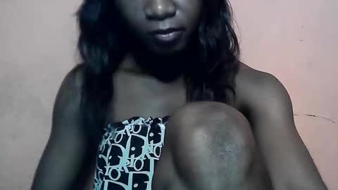 Snapshot of creamyxsugar chatting on 12-16-25, 02:27 creamyxsugar online show from 12-16-25, 02:27