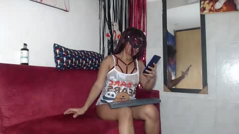 Snapshot of creazylove42 chatting on 01-11-25, 12:12 Frank and Nathy online show from 01-11-25, 12:12