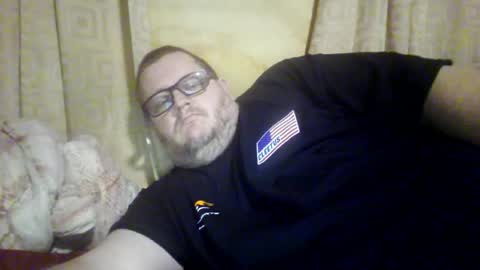 Snapshot of creeeping_death chatting on 05-26-26, 01:12 The hopeless romantic online show from 05-26-26, 01:12
