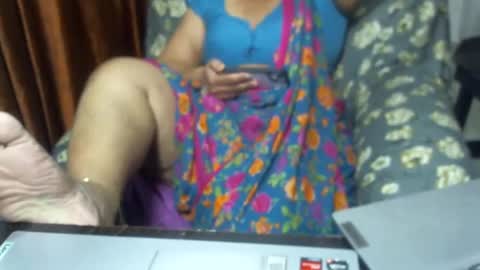 Snapshot of crezybhabihot chatting on 01-17-25, 05:11 Sonika69 online show from 01-17-25, 05:11