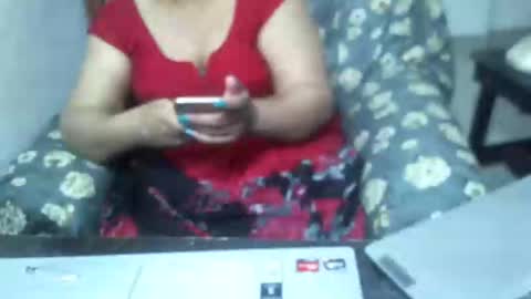 Snapshot of crezybhabihot chatting on 01-25-25, 12:17 Sonika69 online show from 01-25-25, 12:17