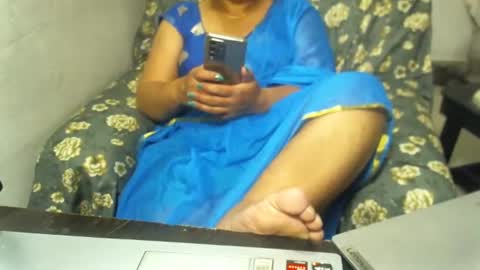 Snapshot of crezybhabihot chatting on 01-28-25, 09:40 Sonika69 online show from 01-28-25, 09:40