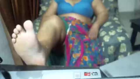 Snapshot of crezybhabihot chatting on 02-05-25, 03:52 Sonika69 online show from 02-05-25, 03:52