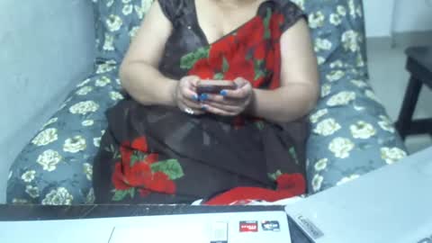 Snapshot of crezybhabihot chatting on 02-24-25, 08:36 Sonika69 online show from 02-24-25, 08:36