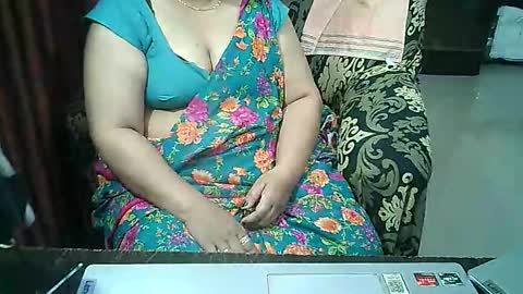 Snapshot of crezybhabihot chatting on 09-13-25, 02:11 Sonika69 online show from 09-13-25, 02:11