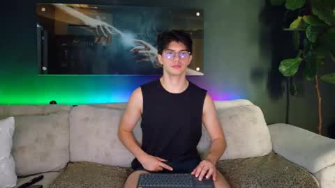 CRHISTIAN online show from 04-21-26, 03:17