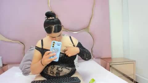 Criistaal   online show from 05-27-26, 04:09