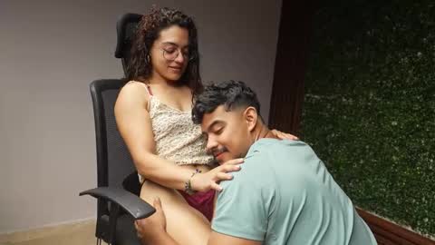 Snapshot of crimson_heart chatting on 12-04-25, 01:31 Crimson heart online show from 12-04-25, 01:31