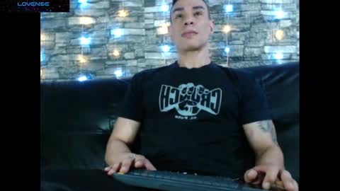 Snapshot of cris_angel01 chatting on 10-14-25, 06:25 Cris online show from 10-14-25, 06:25