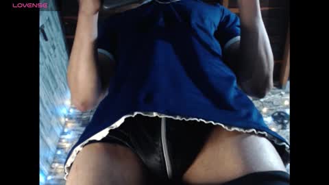 Snapshot of cris_angel01 chatting on 10-28-25, 09:46 Cris online show from 10-28-25, 09:46