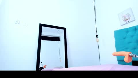 cris_dulce online show from 11-20-25, 04:18