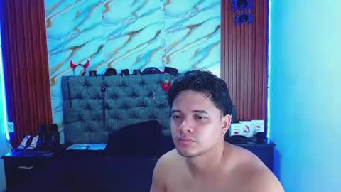 Snapshot of crisandmery chatting on 06-18-26, 05:41 CRISANDMERY online show from 06-18-26, 05:41