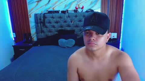 Snapshot of crisandmery chatting on 07-19-26, 06:50 CRISANDMERY online show from 07-19-26, 06:50
