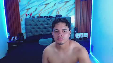 Snapshot of crisandmery chatting on 08-04-26, 04:26 CRISANDMERY online show from 08-04-26, 04:26