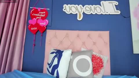 Snapshot of crisevanz18 chatting on 02-21-25, 04:48 Cris Evanz online show from 02-21-25, 04:48