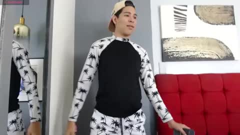 Snapshot of crisevanz18 chatting on 02-28-25, 04:31 Cris Evanz online show from 02-28-25, 04:31