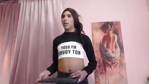 Snapshot of crisevanz18 chatting on 03-11-25, 09:04 Cris Evanz online show from 03-11-25, 09:04