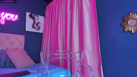 Snapshot of crisevanz18 chatting on 09-14-25, 01:10 Cris Evanz online show from 09-14-25, 01:10