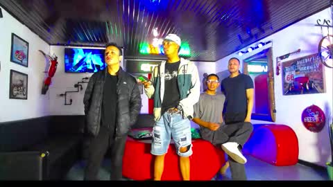 Snapshot of crismens chatting on 11-30-25, 08:02 crismens online show from 11-30-25, 08:02