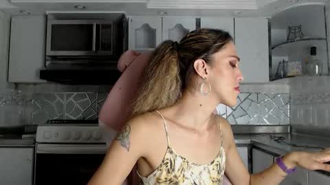 Cristina Onazis online show from 03-11-26, 06:25