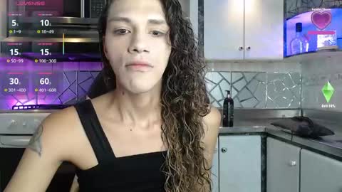 Snapshot of crisozzz chatting on 05-10-26, 05:40 Cristina Onazis online show from 05-10-26, 05:40