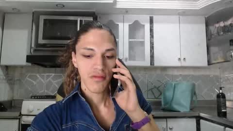 Snapshot of crisozzz chatting on 05-17-26, 05:42 Cristina Onazis online show from 05-17-26, 05:42