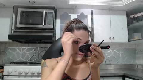 Snapshot of crisozzz chatting on 05-24-26, 05:29 Cristina Onazis online show from 05-24-26, 05:29