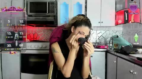 Snapshot of crisozzz chatting on 06-06-26, 06:12 Cristina Onazis online show from 06-06-26, 06:12