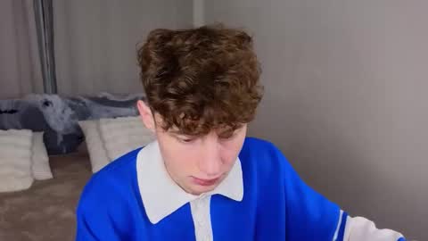 Snapshot of crisp1n chatting on 11-05-25, 03:12 Chris online show from 11-05-25, 03:12