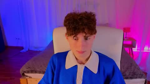 Snapshot of crisp1n chatting on 11-09-25, 04:27 Chris online show from 11-09-25, 04:27