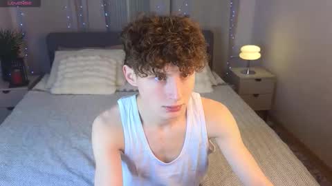 Snapshot of crisp1n chatting on 11-21-25, 02:49 Chris online show from 11-21-25, 02:49