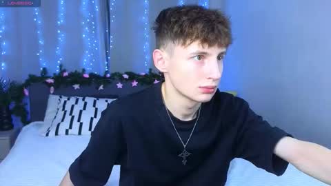 Snapshot of crisp1n chatting on 12-04-25, 02:48 Chris online show from 12-04-25, 02:48