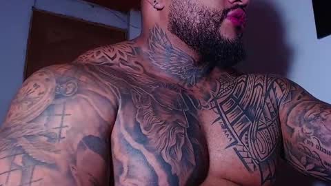 Snapshot of criss_zander202 chatting on 12-19-24, 06:23 criss zander online show from 12-19-24, 06:23