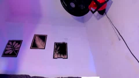 criss_zuri online show from 05-11-26, 04:04