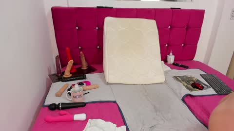 Cristal online show from 12-13-24, 01:59