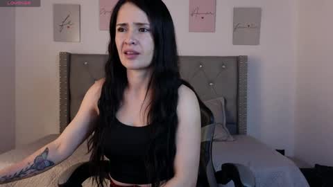  Alejandra from Wednesday to Saturday from 1000 pm to 400 am Colombian hour online show from 04-08-26, 03:06