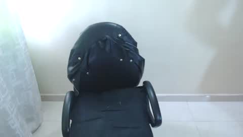 Snapshot of cristal_jayan chatting on 01-23-25, 10:11 HI online show from 01-23-25, 10:11