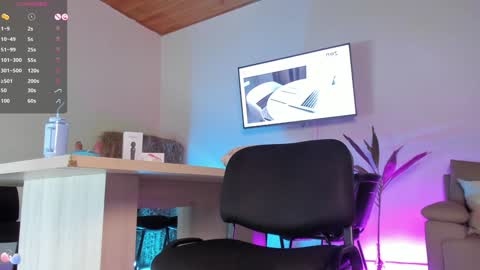 Snapshot of cristal_princess_ chatting on 12-14-24, 06:35 Cristal online show from 12-14-24, 06:35