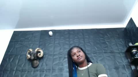 Snapshot of cristal_smith06 chatting on 02-05-25, 04:59 Hanna  online show from 02-05-25, 04:59