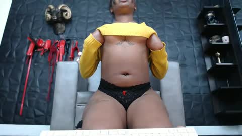 Snapshot of cristal_smith06 chatting on 02-23-25, 08:06 Hanna  online show from 02-23-25, 08:06
