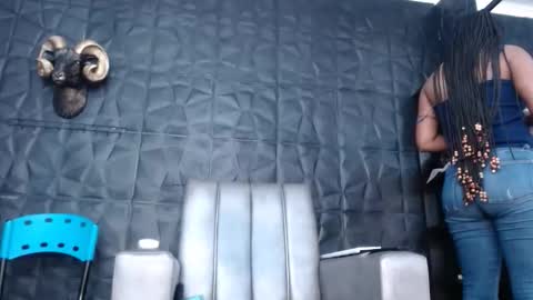 Snapshot of cristal_smith06 chatting on 10-05-25, 12:14 Hanna  online show from 10-05-25, 12:14